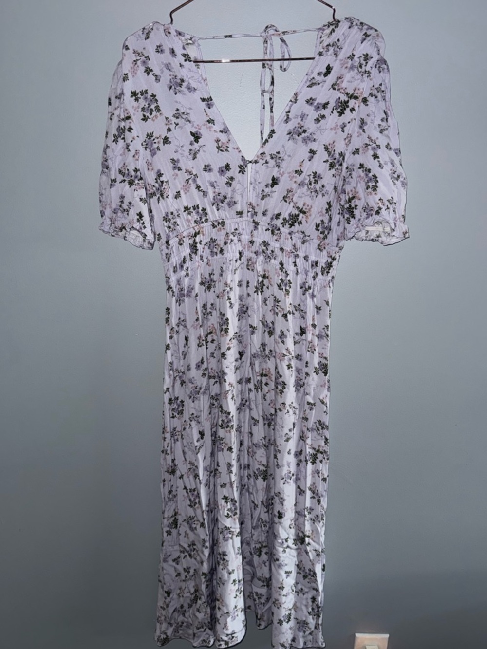 Vici Lavender Floral V-Neck Midi Dress